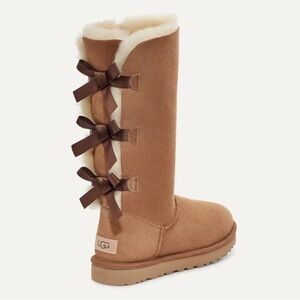 UGG Bailey Bow Tall II Boot Size 6